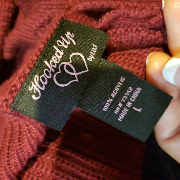 Macy's sweater w tags - Picture 4 of 4